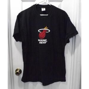 Miami Heat Basketball Logo T Shirt Size Xl